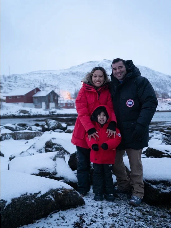 Canada Goose Women's Expedition Red Hooded Puffer Coat - Picture 5 of 9